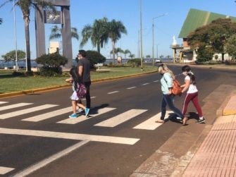 Para toda la familia fue el paseo de este lunes feriado en la Costanera de Posadas cerca de la capilla Stella Maris. (Misiones Online)