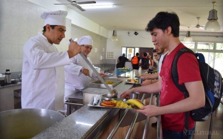 Comedor universitario vuelve a funcionar pero solo con viandas.