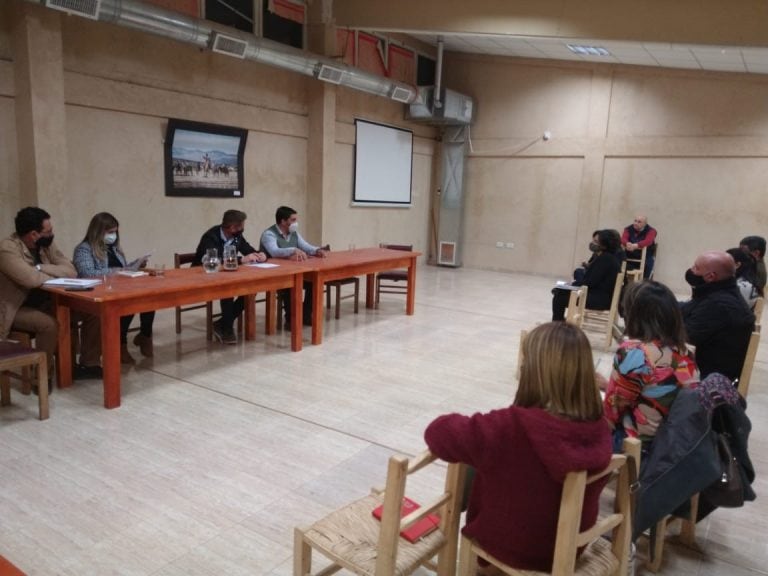 Reunión en la Cámara de Comercio de Malargüe por la estación intermodal logística en La Junta.