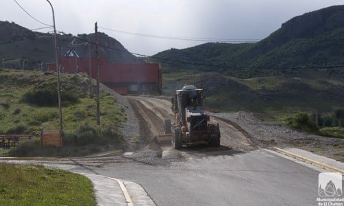 obras de vialidad provincial en El Chaltén