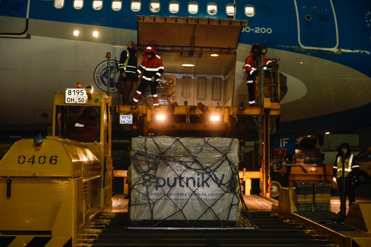 El avión de Aerolíneas Argentina estuvo durante 6 horas en Moscú. Luego partió rumbo a la Argentina con 300.00 dosis de la vacuna Sputnik V.