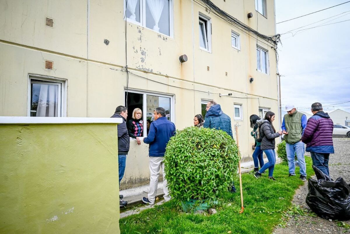 Ushuaia: realizaron una nueva jornada de limpieza en el barrio Mirador de los Andes