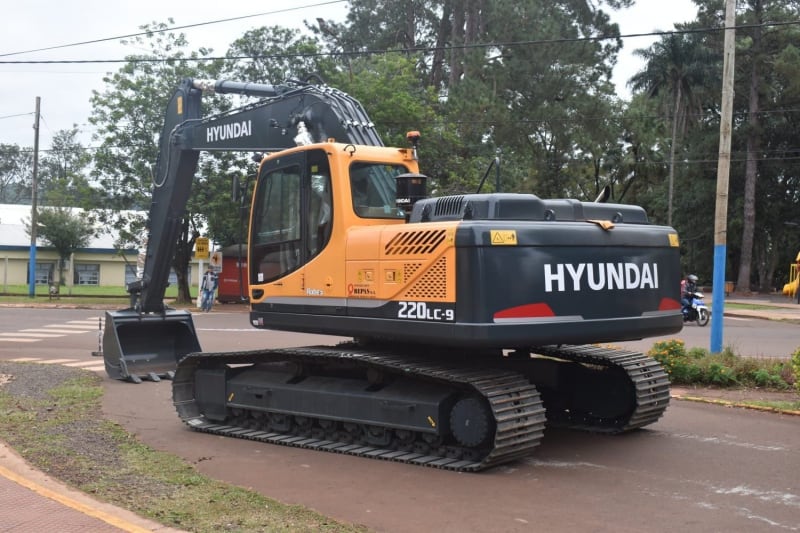 El municipio de Montecarlo contará con una nueva excavadora de orugas.