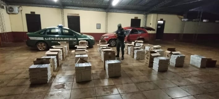 Abandonan carga de cigarrillos sin aval aduanero en 9 de Julio.