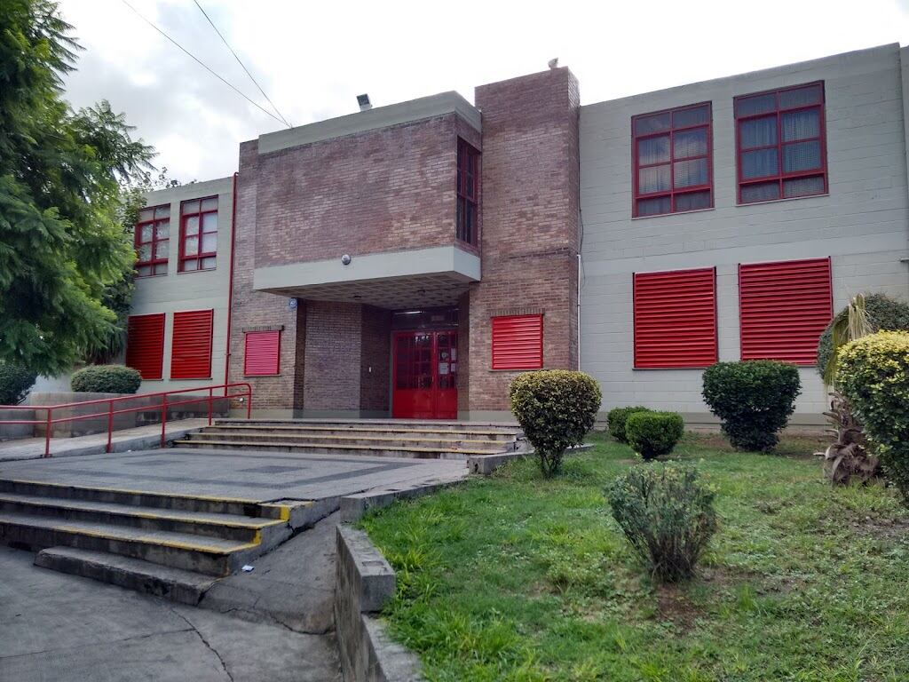 Los padres tomaron la escuela ubicada en barrio Alto Alberdi.