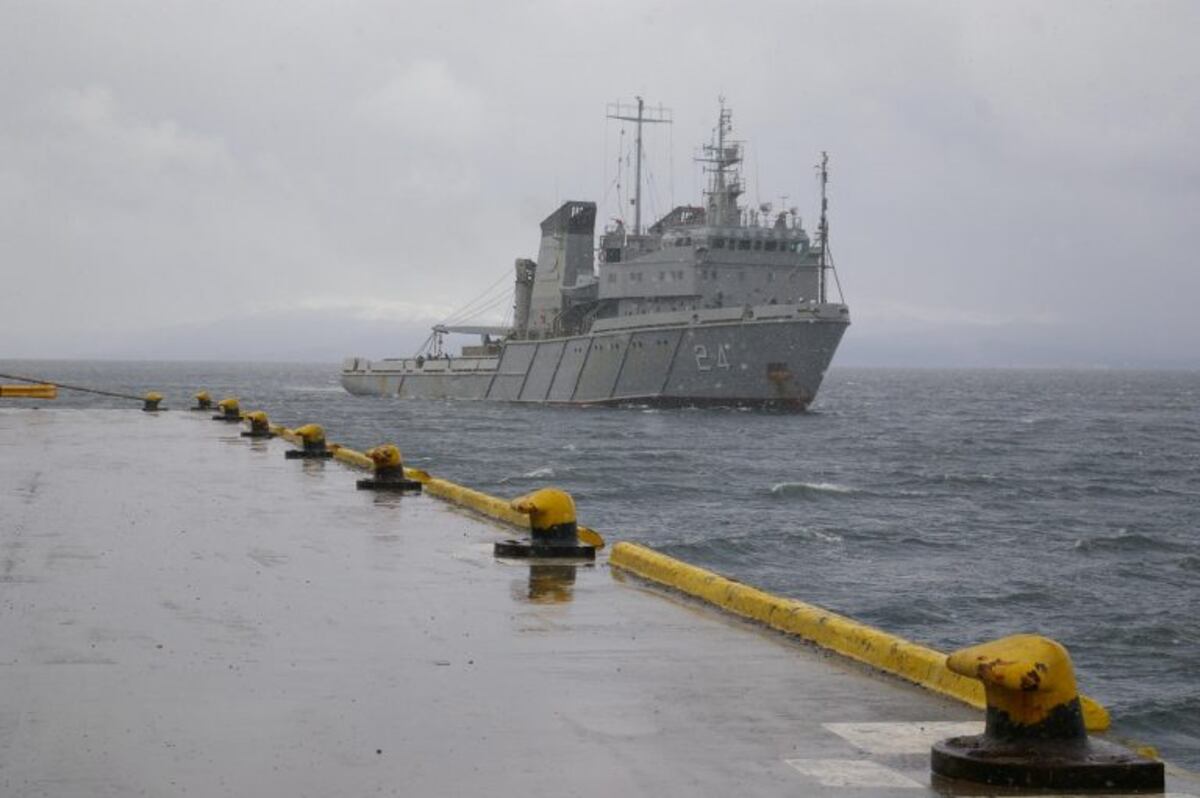 Un buque de la Armada asistió a un marinero ruso al sur de las Islas Malvinas
