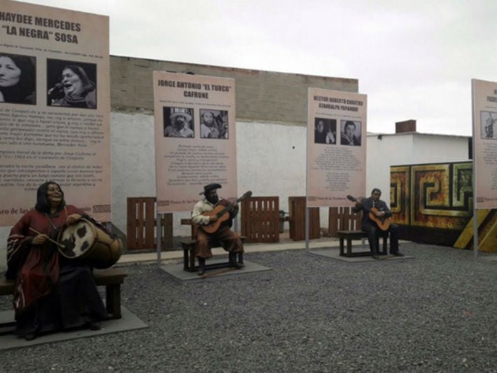 Estatuas en Cosquín.