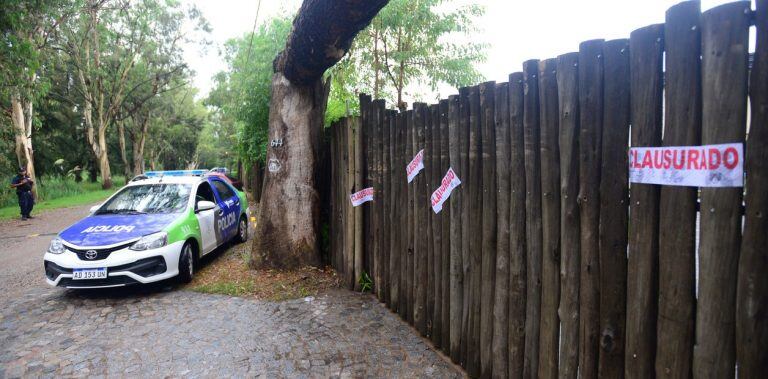 La entrada de ingreso al Complejo Xanadú, donde murió Natacha Jaitt. (Foto: Luciano Thieberge).