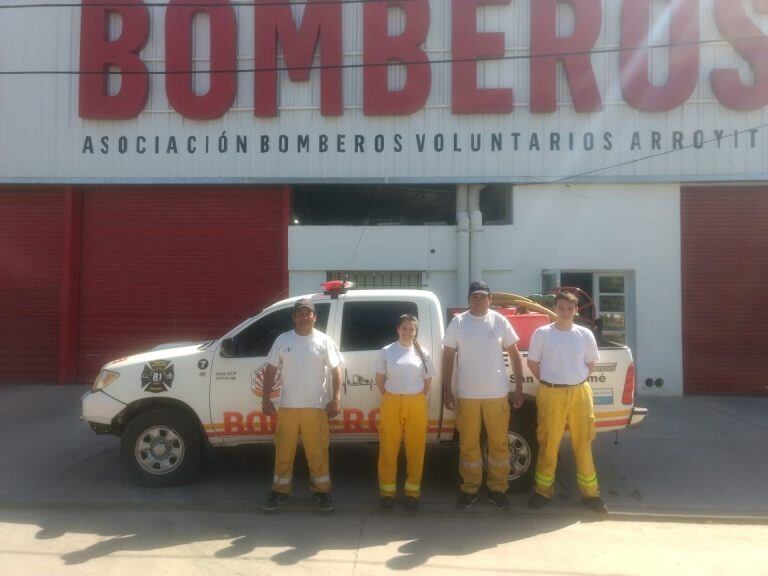 Bomberos de Arroyito viajan a combatir el fuego en La Cumbre