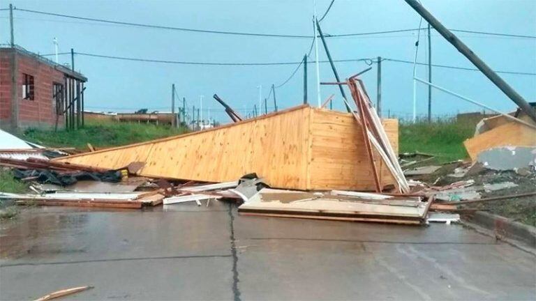 Las ráfagas de viento superaron los 90 kilómetros por hora.