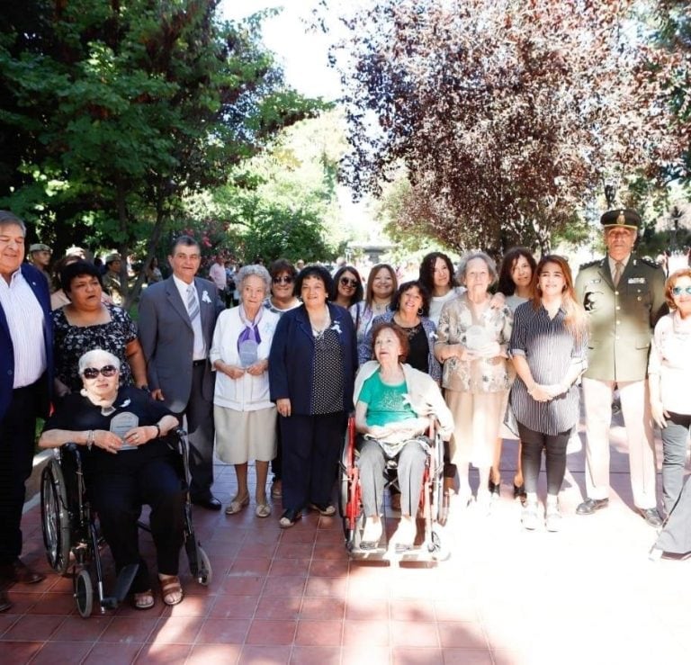 Belgranianos con las autoridades de Maipú.