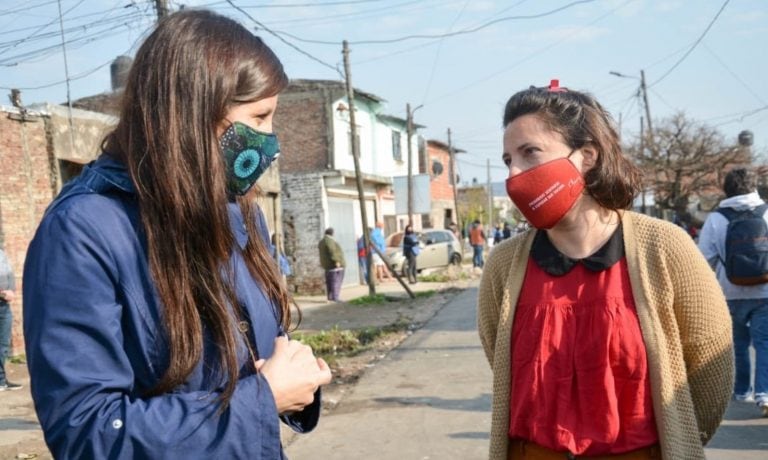 Leticia Ceriani junto a Daniela Vilar en Lomas de Zamora. (Foto: Twitter)