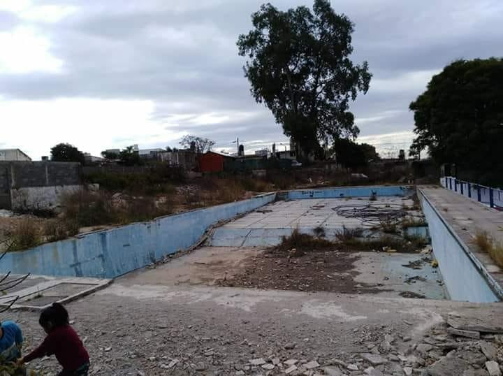 Pileta Deportivo Alberdi  y su estado actual.