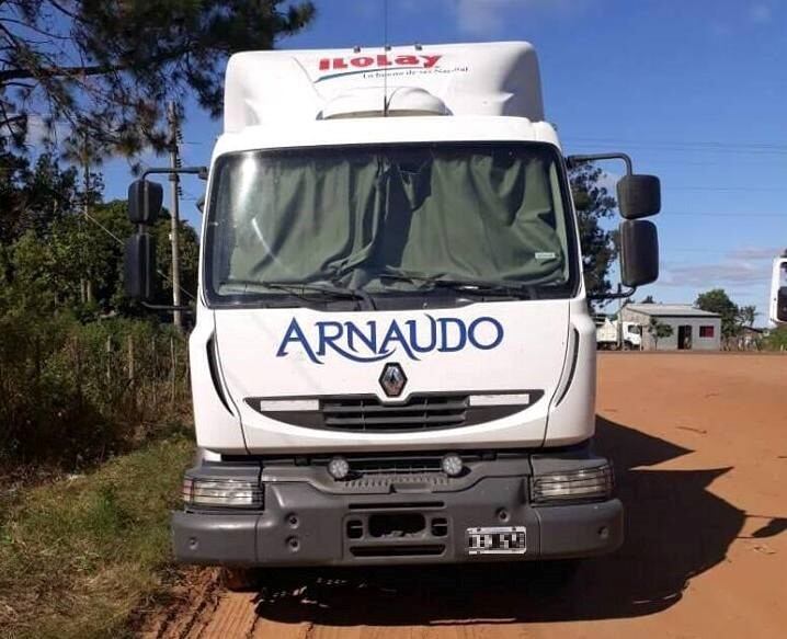 El camión secuestrado en la localidad de Santa Rosa.