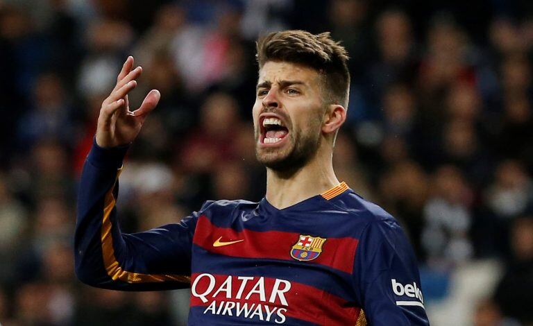 Football - Real Madrid v Barcelona - Liga BBVA - Santiago Bernabeu - 21/11/15rnBarcelona's Gerard Pique rnReuters / Sergio PerezrnLivepic espau00f1a Gerard Pique campeonato torneo liga espau00f1ola espau00f1ol futbol futbolistas partido real madrid barcelona