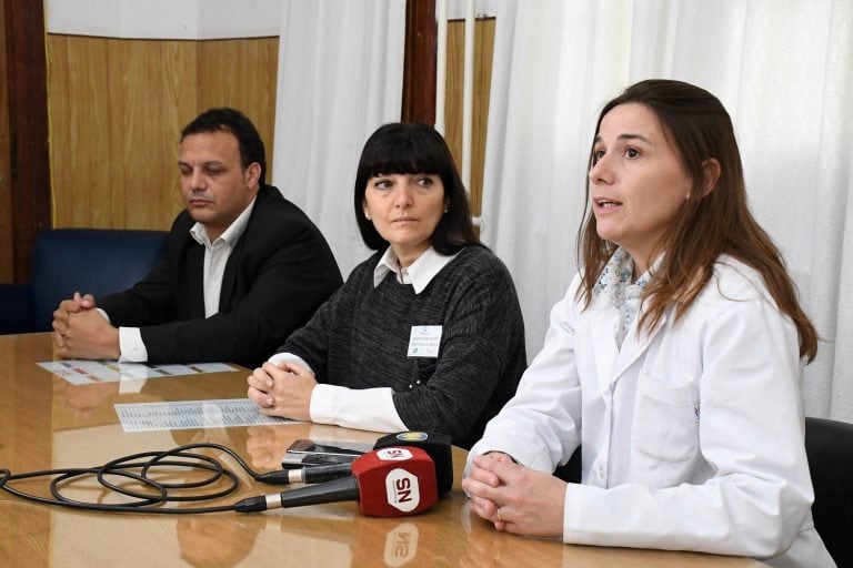 Los profesionales del Hospital Molas en el anuncio de la Jornada (Gobierno de La Pampa)