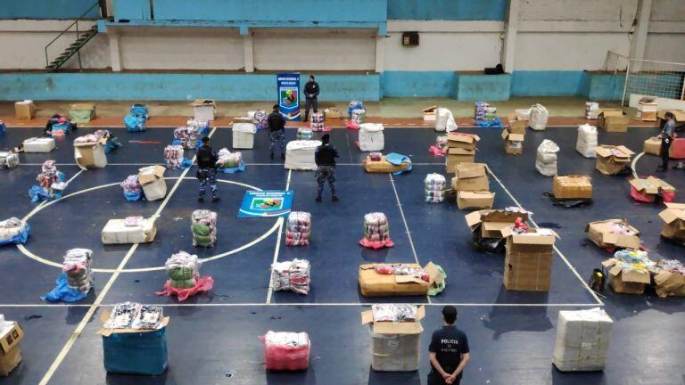 Secuestro de mercaderia en Iguazú.