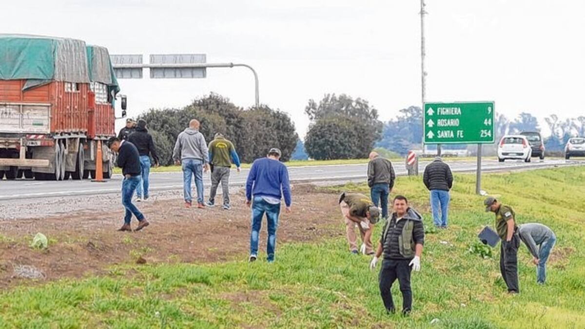 Hallan cinco vainas a la vera de la autopista, en el marco de la causa por el jefe policial baleado