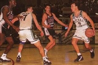 En diciembre de 1995, Manu acababa de debutar en la Liga Nacional de Básquet pero ya tenía como gran sueño “jugar en la selección”.