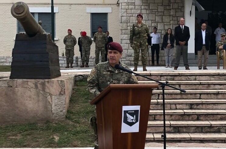 Durante su discurso de despedida como comandante de la FDR, Paleo destacó constantemente su gratitud y reconocimiento al esfuerzo y vocación de sus tropas. (Foto gentileza Ceremonial FDR).