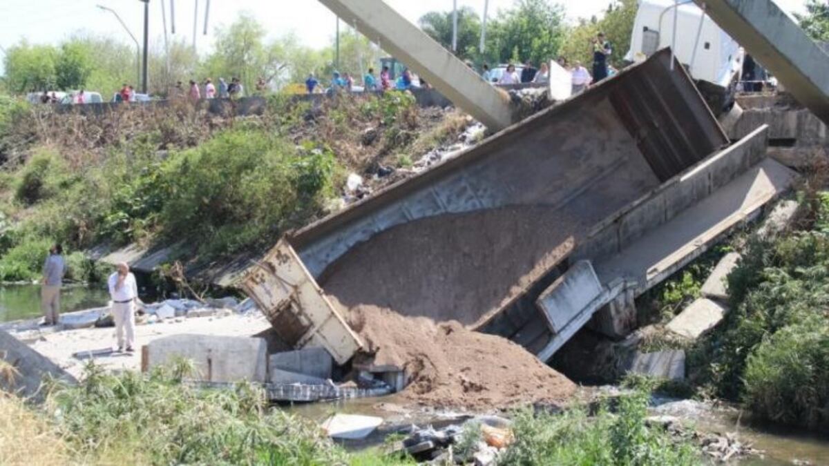 El Gobierno busca determinar las causas de la caída del puente en Manantial Sur