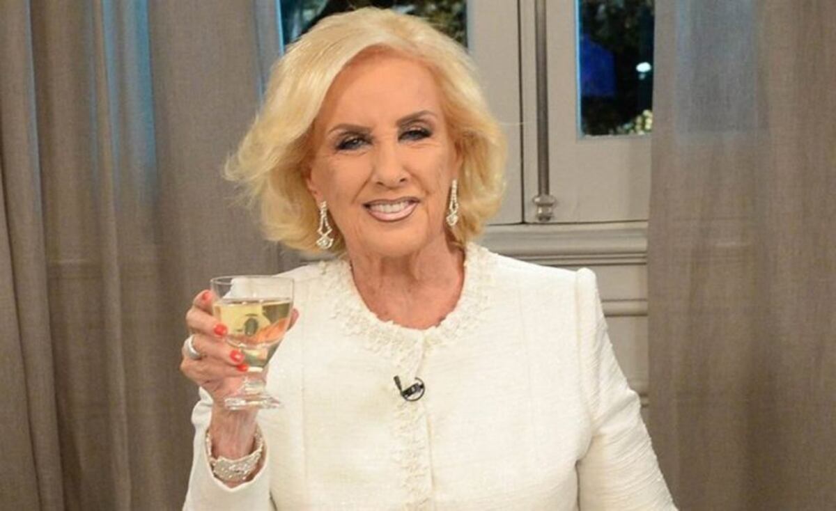 Mirtha Legrand vuelve a la televisión con dos mesazas