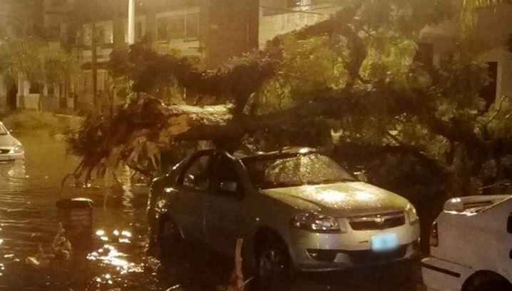 El intenso temporal que azotó a la ciudad de Corrientes. (Foto: Corrientes Hoy)