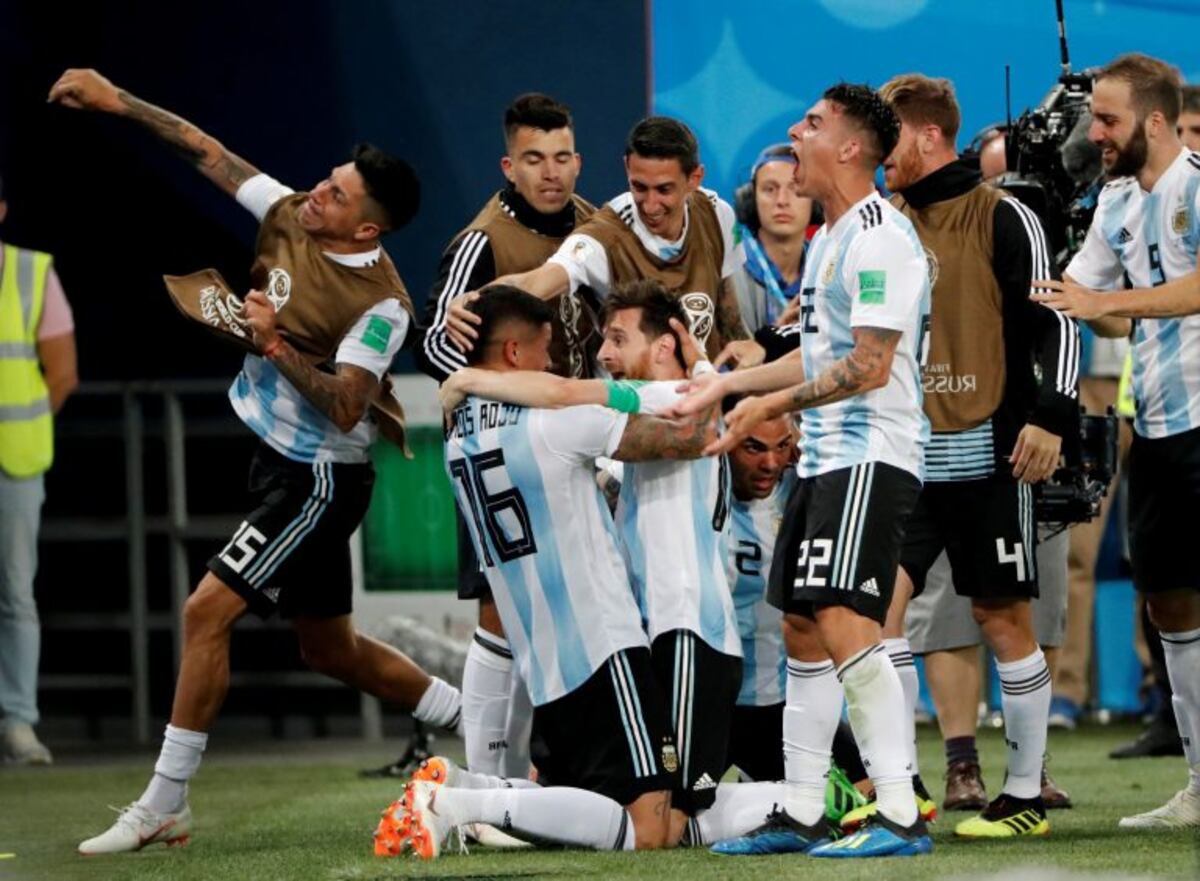 Argentina venció 2 - 1 a Nigeria y sacó pasaje a octavos de final contra todos los pronósticos