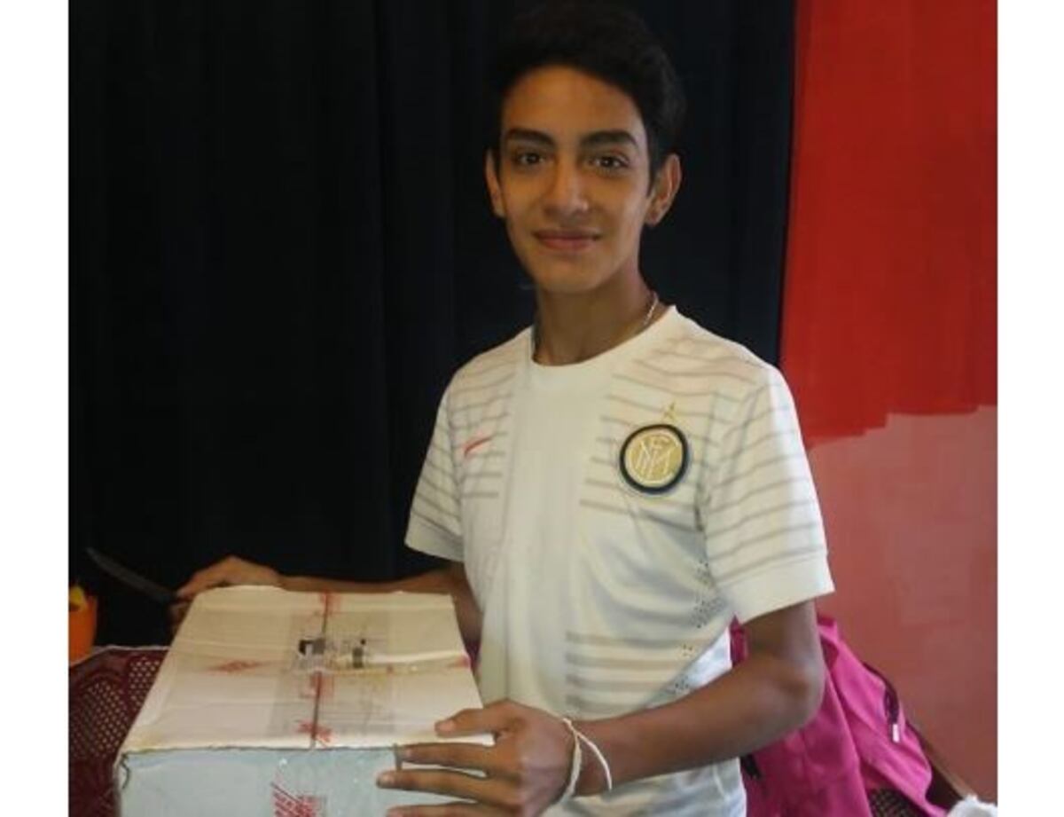 Un joven de Añatuya cobró el IFE e instaló su propia peluquería
