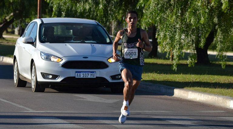 John Tello Zúñiga, de Colombia, fue el ganador de la 42K (Municipalidad de Santa Rosa)