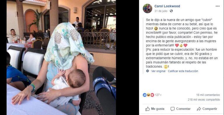 Una mamá se tapa de una forma original para amamantar a su bebé.