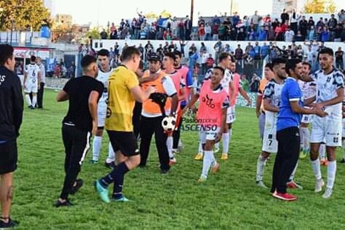 Atenas de Río Cuarto pasó a la final del Regional Amateur