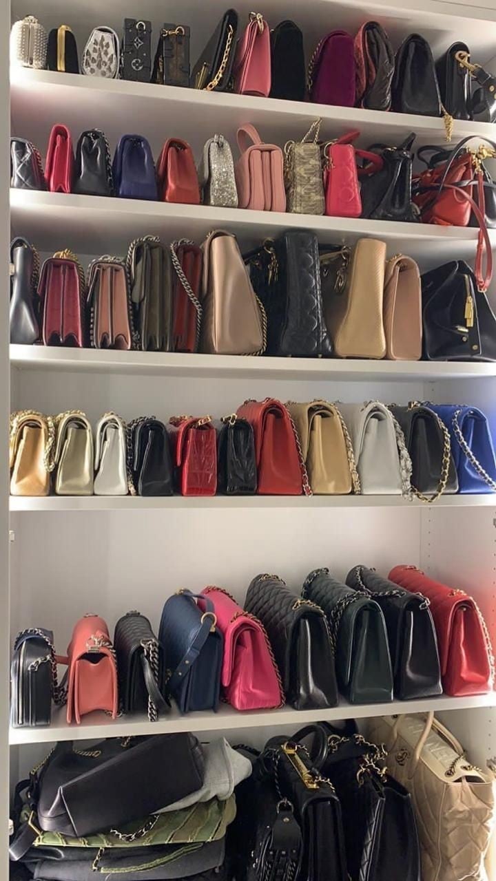 La ostentosa colección de carteras y zapatos que posee Wanda Nara.