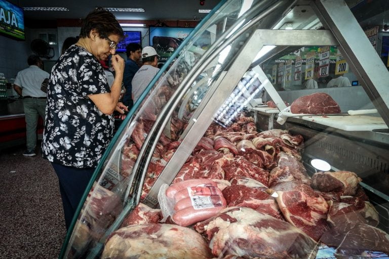 Las proteínas animales encabezan los consumos de la "Tarjeta Alimentar" en Concordia. (EFE, Juan Ignacio Roncoroni)