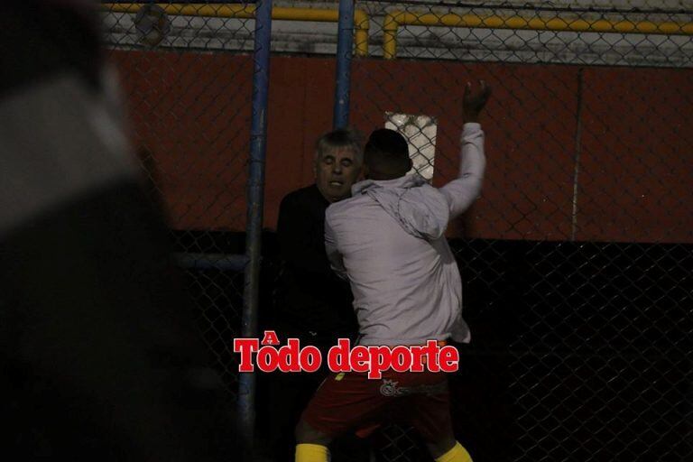 Agredieron al entrenador de Sport Huancayo, Marcelo Grioni. (A Todo Deporte)