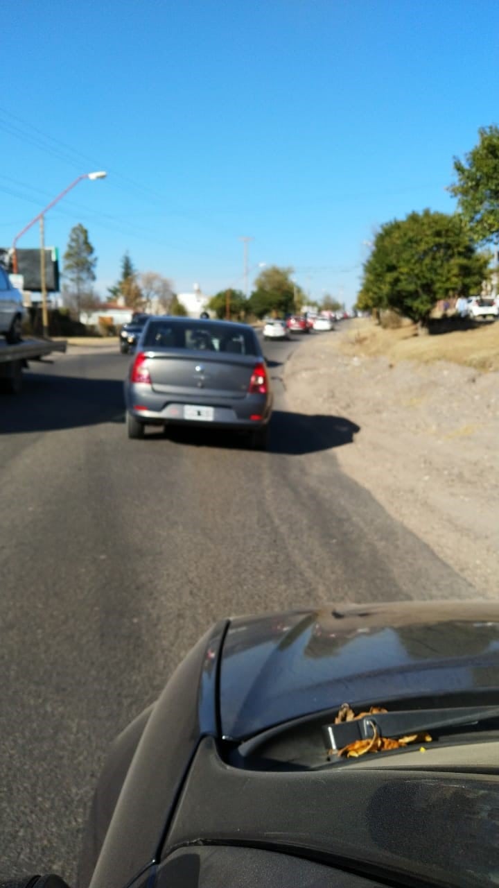 Caravana de autos en diferentes puntos del Valle de Punilla. (Foto: gentileza María Rosa Jara).