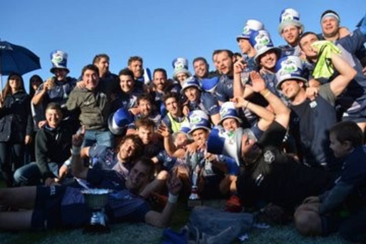 Urú Curé y el festejo de su primer título en el rugby cordobés