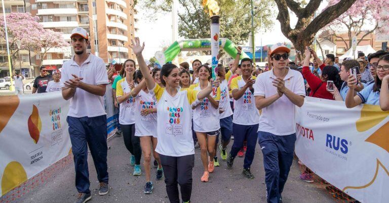 Reviví las imágenes del paso del Tour de la Antorcha por Tucumán.