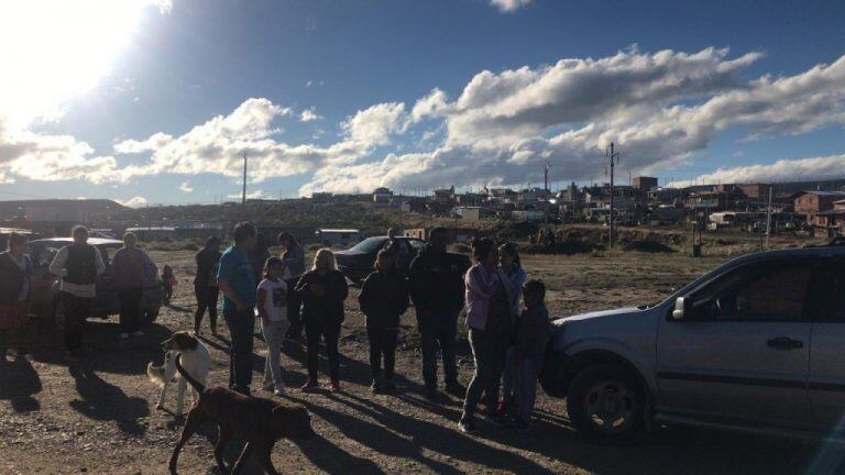 Reclaman la falta de redes de agua en al zona.