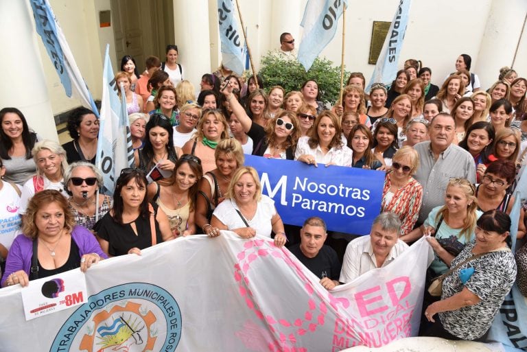 Reunión de mujeres convocada por Fein