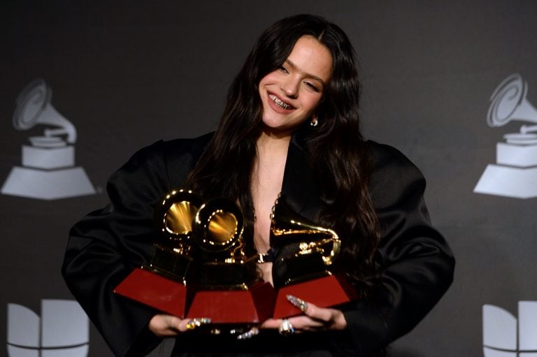 Rosalía en los premios Grammy latino.