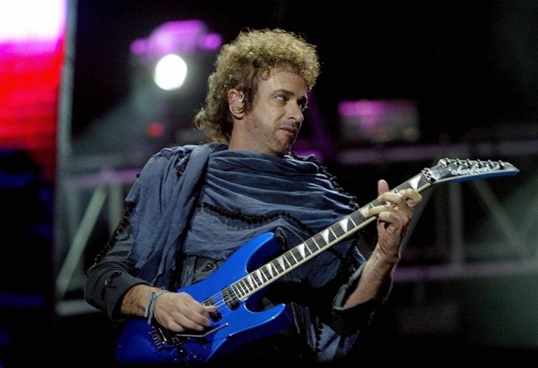 LA JACKSON SOLIST DE GUSTAVO CERATI.