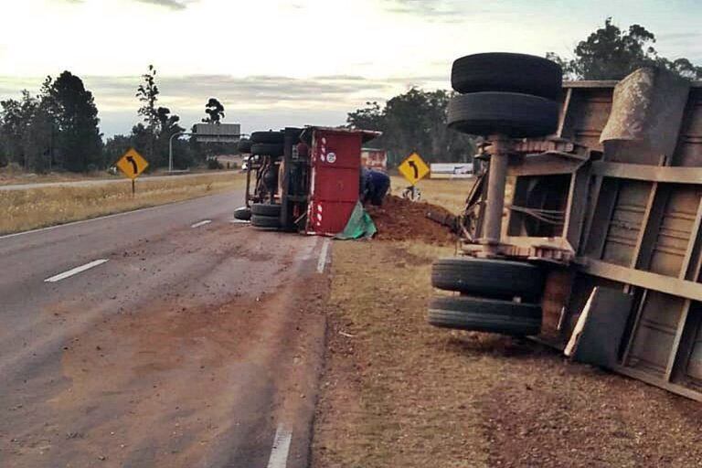 El camión llevaba una carga de excremento de pollo, que tenía como destino la ciudad de Chajarí.