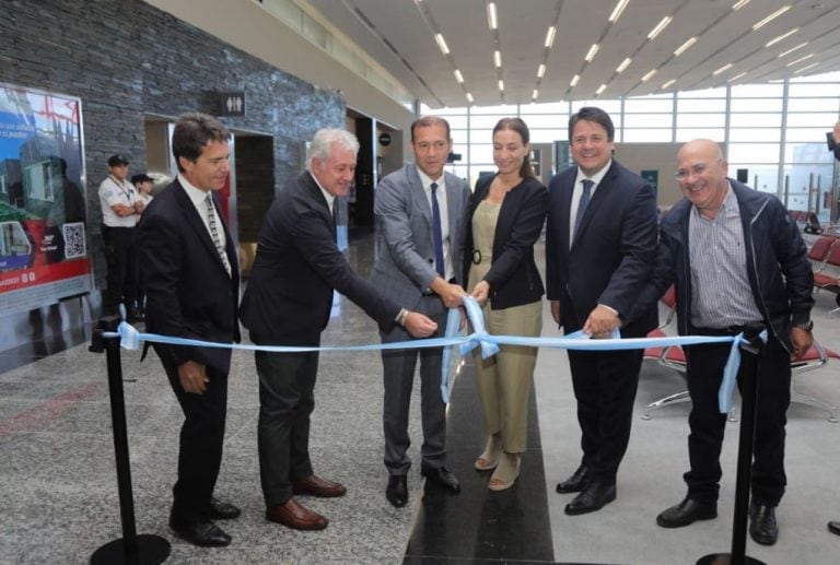 Omar Gutiérrez junto al intendente de Neuquén, Mariano Gaido (web).