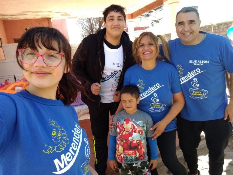 Familia Abratte Barroso, la fundadora del Merendero Panza Caliente en Villa Carlos Paz. (Foto: archivo).