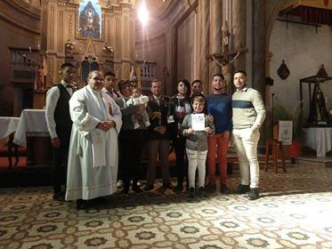 Camilo ibañez y su familia en la Iglesia