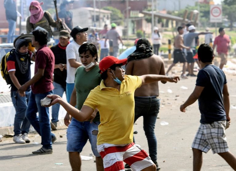 Enfrentamientos en Santa Cruz. (REUTERS)