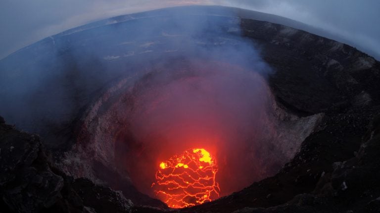 El volcán Kilauea en erupción.