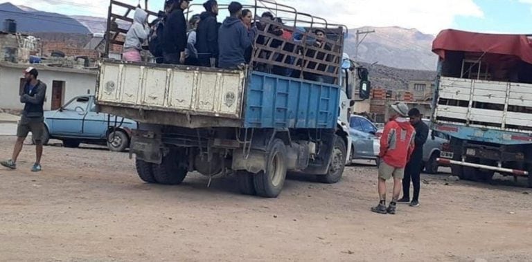 Un intendente salteño expulsó turistas y los dejó abandonados en Jujuy