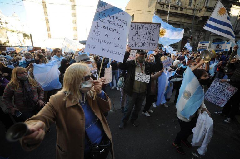 La marcha del 27A frente al Congreso. (Federico López Claro)